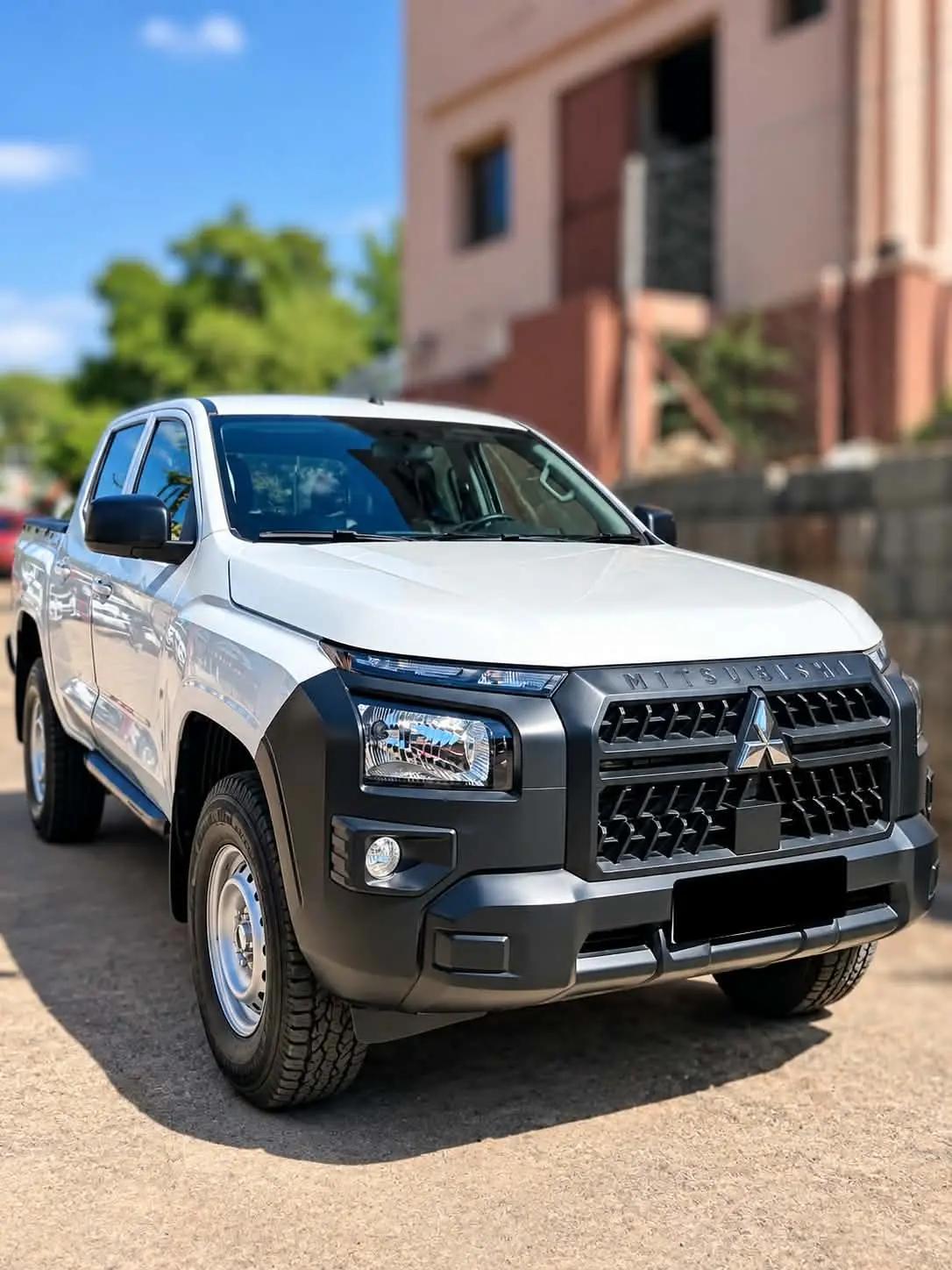 MITSUBISHI L200 TRITON 2025