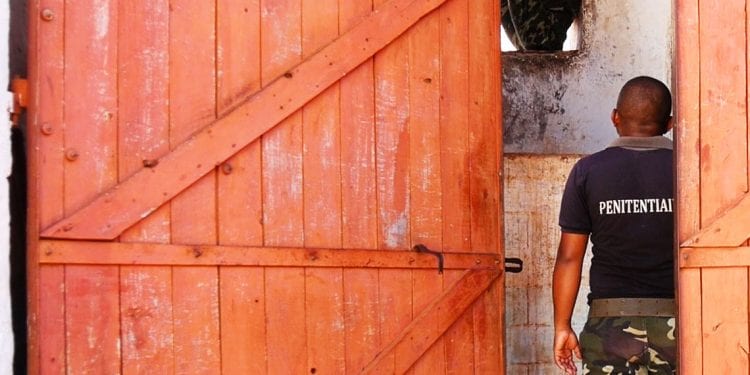 JUSTICE : Le recours systématique à la détention provisoire dénoncé