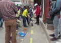 LES MARCHANDS D&rsquo;ANTANANARIVO ENVAHISSENT LES RUES