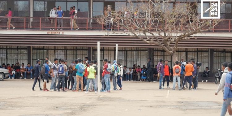EXAMEN : Élèves et parents médusés par le déroulement du bac