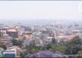 ENVIRONNEMENT – Il faudrait un vent de 20km/h au moins pour dissiper la brume de pollution sur Antananarivo, estime un prévisionniste