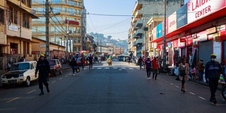 ADMINISTRATION – La commune gérera seule sans partenaire les places de parking, rappelle Naina Andriantsitohaina