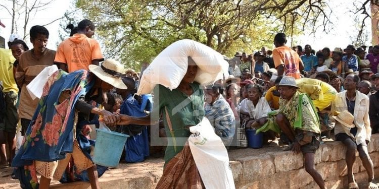 INSECURITE ALIMENTAIRE – L’opération Mahakama Ho An’Ny Atsimo appuie 1300 ménages du district d’Amboasary Atsimo en quatre jours