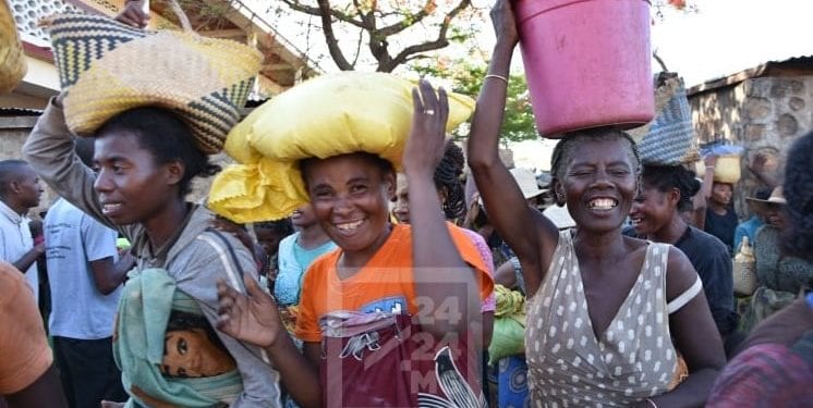 INSECURITE ALIMENTAIRE – Six tonnes de maïs concassés pour 1200 familles d&rsquo;Antanimora dans le district d&rsquo;Ambovombe