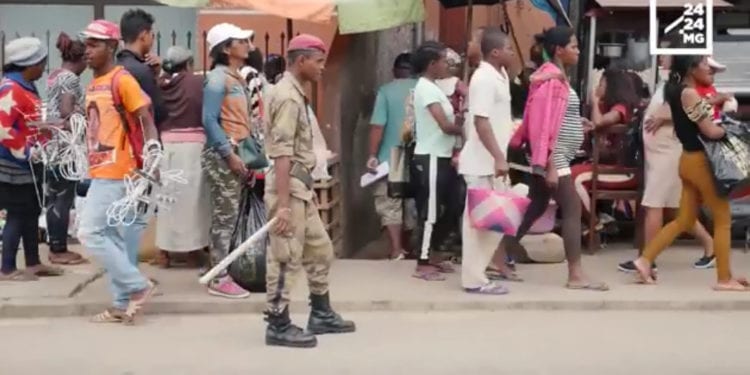 DANS LE RETRO DE 2424 – Rétablissement de l’ordre et assainissement dans les rues de la capitale