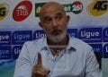 BAREA – Raoul Arizaka Rabekoto officialise la suspension de Nicolas Dupuis et nomme Eric Rabesandratana sélectionneur provisoire malgré une position contraire de la majorité des membres du comité exécutif de la Fédération malgache de football