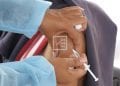 PREVENTION – La campagne de vaccination anti-Covid-19 des ressortissants français momentanément interrompue dans la capitale pour cause de campagne en province