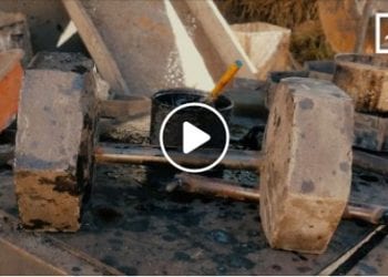 RECYCLAGE – Fabriquer des haltères avec des emballages et des sachets en plastique