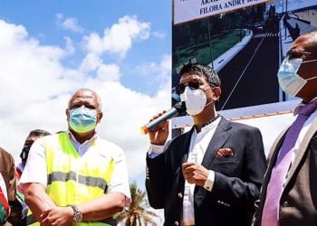 Lancé officiellement au mois de Novembre 2020, le projet Miami, aménagé au bord de la mer à Toamasina, entre finalement dans sa deuxième phase. Celle-ci consiste à l’aménagement de kiosques commerciaux sur le bord de mer. Confiés à la société La Gastronomie Pizza, les travaux vont débuter incessamment.