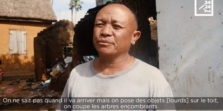 INTEMPERIES – Au cœur des préparatifs pré-cycloniques avec les habitants d’Ambatolampy Tsimahafotsy