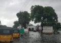 INTEMPERIES – Au moins 2.954 personnes déplacées à Toamasina jusqu’en début d’après-midi pour cause de montée des eaux, le maire promet un enlèvement des constructions illicites sur les canaux d’évacuation d’eau comme solution à long terme