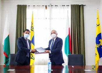 TELECOMMUNICATION – Les autorités envisagent d’implanter des pylônes et des câbles optiques aériens à Antananarivo pour connecter tous les bâtiments publics de l’Etat