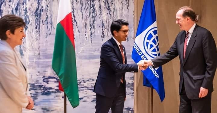 DEVELOPPEMENT – Rajoelina présente un plan à près d’un milliard de dollars devant la Banque mondiale et le Fonds monétaire international pour financer le plan de redressement post-cyclonique, la Banque mondiale annonce un appui à hauteur de 415 millions de dollars