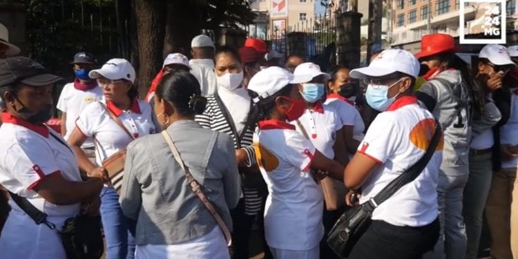 1 MAY – Diabe niainga teny Ambohijatovo nankeny Mahamasina nanamarihana ny Fetin&rsquo;ny Asa