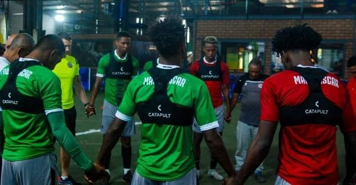 FOOTBALL – Le départ des Barea en partance de Madagascar vers le Ghana finalement regroupé en une seule vague.