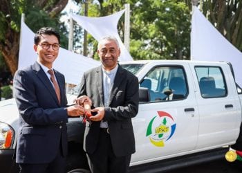 RELIGION – Le président de la République offre un pick-up à la plateforme nationale catholique des jeunes en vue de la préparation des dixièmes Journées mondiales de la jeunesse