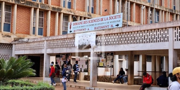 ENSEIGNEMENT SUPERIEUR – Le Seces met fin à son mouvement « Universités et centres de recherche morts » et annonce la reprise des cours au bénéfice des « enfants du peuple »
