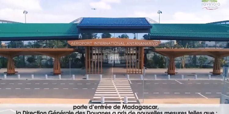 Engagée dans une période de réforme, la Douane malagasy prend de nouvelles mesures pour renforcer le contrôle économique à l’aéroport d’Antananarivo, porte d’entrée de Madagascar.