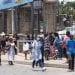 SANTE – Le port de masque n&rsquo;est plus obligatoire en plein air mais reste requis dans les transports en commun et pour les espaces clos comprenant plus de 200 personnes