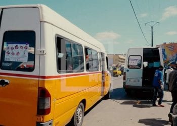 TRANSPORT EN COMMUN – La préfecture explique le retour des cinq personnes par rangée dans les taxi-be par la nécessité d’augmenter la capacité des taxi-be en ces périodes d’examen et d’insécurité