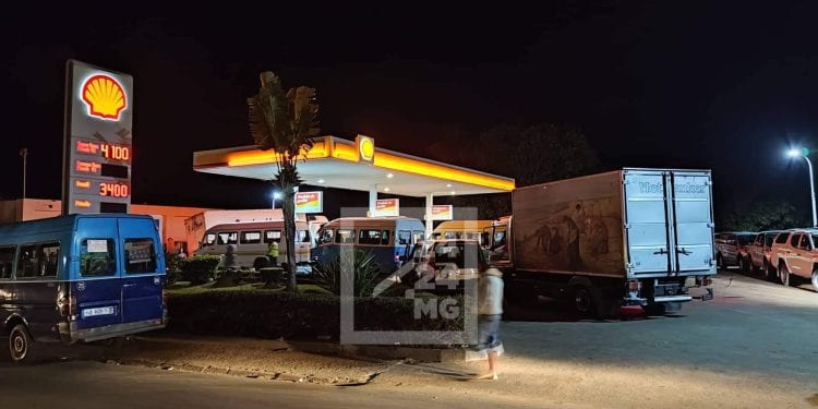 STATIONS-SERVICES – L’achat de carburant avec des contenants mobiles limité à 25 litres, une décision purement technique selon l&rsquo;Office malgache des hydrocarbures