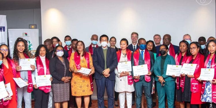 SANTÉ PUBLIQUE – 29 professionnels de santé humaine et animale bouclent 13 semaines de formation en épidémiologie de terrain