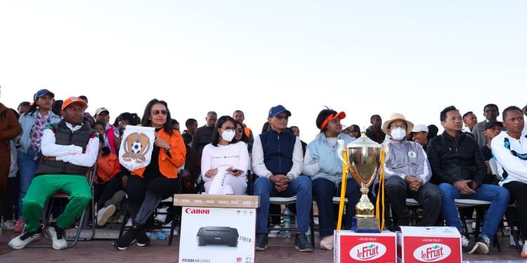SPORTS – Le président de la République offre 4 millions d’ariary au vainqueur d’un tournoi de football organisé dans l’Atsimondrano