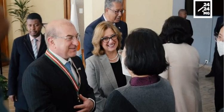 GIOVANNI DI GIROLAMO, AMBASSADEUR DE L&rsquo;UNION EUROPÉENNE À MADAGASCAR – « J&rsquo;ai apprécié la capacité des Malgaches à garder la bonne humeur dans les circonstances difficiles »