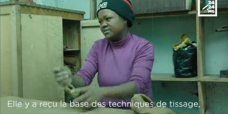 ARTISANAT – Dans l’atelier des tisserandes d’Antoetra