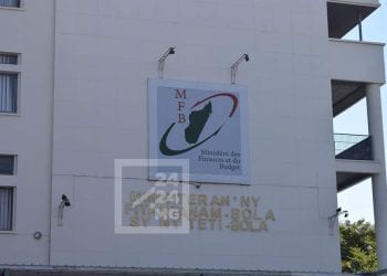 BUDGET – 5.952 milliards d’ariary de dettes pour 23 entreprises à participation majoritaire de l’Etat au mois d’avril, risque budgétaire majeur avec les passifs de la Jirama et d’Air Madagascar, selon le Plan stratégique de modernisation de la gestion des finances publiques