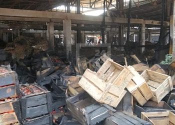 CATASTROPHE – Une centaine de box ravagés par le feu au marché d’Anosibe dans la nuit de mercredi à jeudi, les dégâts sur les sites incendiés estimés à 90% par la Commune urbaine d’Antananarivo