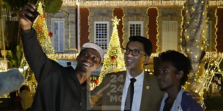NOËL – Le palais d&rsquo;Ambohitsorohitra s&rsquo;habille aux couleurs des fêtes et ouvre ses portes au public