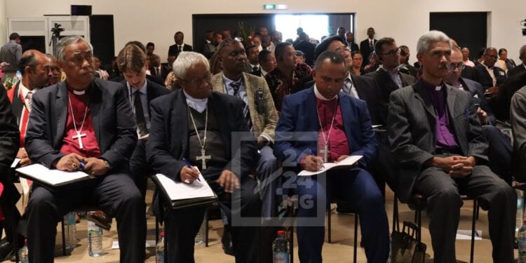 CONCERTATION – Le FFKM prône « des solutions malgaches pour régler les problèmes malgaches », selon Ammi Irako Andriamahazosoa, président du FFKM