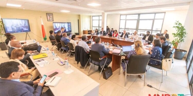 NUMERIQUE – La concurrence entre les opérateurs et la protection des consommateurs mises en exergue durant les discussions autour de la réforme du cadre régissant le secteur des télécommunications
