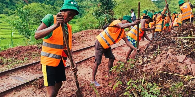 MOBILITE – Des travaux de réhabilitation des voies de communication en cours dans le district d’Ikongo
