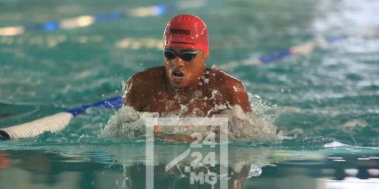 NATATION – Jonathan Raharvel gagne une troisième médaille d’or grâce à ses performances en 200m brasse