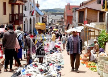 CROISSANCE ECONOMIQUE – Les perspectives économiques sujettes à des risques comme la hausse des prix des denrées alimentaires ou encore les tensions sociopolitiques pouvant survenir avec le contexte électoral, selon la Banque africaine de développement