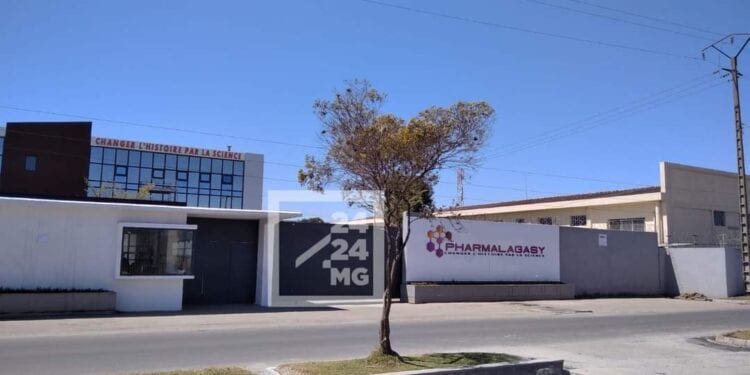 Rajoelina promet de faire Pharmalagasy « la plus grande usine de fabrication de médicaments de l’océan Indien »