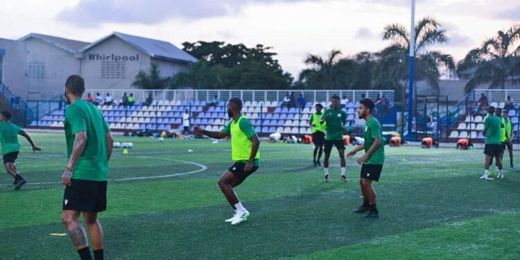 FOOTBALL – 19 joueurs ont participé à la première séance d&rsquo;entraînement des Barea au Ghana, lundi