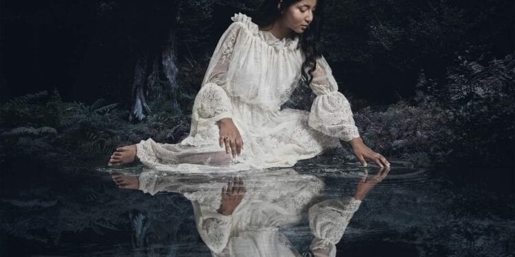 MUSIQUE – Anisha Jo, la Malgache gagnante de l’édition 2022 de Star Academy, sort son premier album intitulé “Lumière”