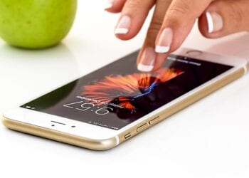 TÉLÉCOMMUNICATION – Le coût d’un smartphone de base équivaut à 87% du Revenu national brut par habitant malgache