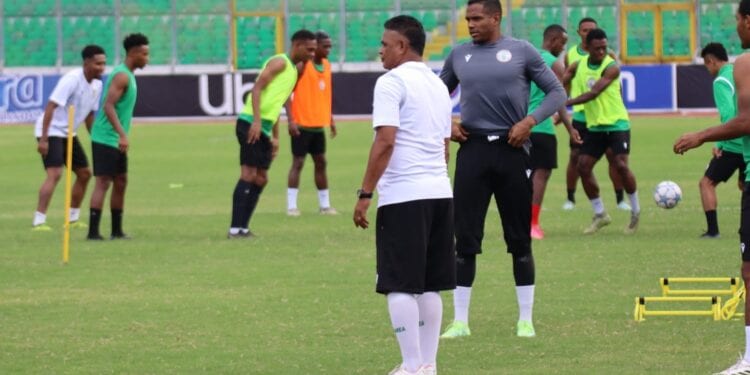 FOOTBALL/COUPE DU MONDE – Melvin Adrien dans les buts, Njiva Rakotoharimalala à la pointe de l’attaque des Barea