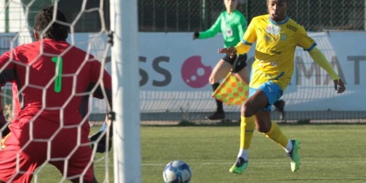 FOOTBALL – Le club d&rsquo;AC Arles apprécie les qualités de Koloina Razafindranaivo