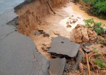 INTEMPÉRIES – Effondrement de route au niveau de Mahazengy Fianarantsoa au PK416+300