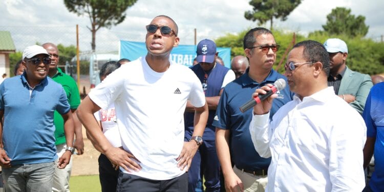 Les travaux de réhabilitation du centre technique national de football à Carion devraient démarrer cette année, selon Alfred Randriamanampisoa