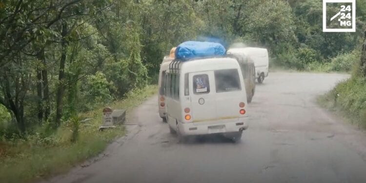 CARNET DE VOYAGE – En car de touristes sur la RN2, d&rsquo;Antananarivo à Andasibe