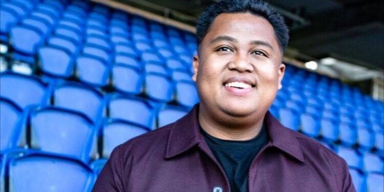Arnaud Rakoto-Ratsimba en lice pour devenir le nouveau commentateur de football sur Canal Plus