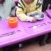 EDUCATION – Des tables bancs en plastique semi-recyclé pour les élèves d’Ambohitrimanjaka