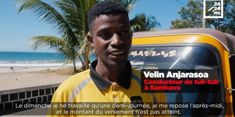 RENCONTRE – Velin Anjarasoa, un conducteur de tuk-tuk de Sambava qui aimerait bien devenir policier