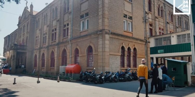 ART ORATOIRE – L&rsquo;Université catholique de Madagascar en tête du classement mondial de la ligue mondiale de débat interuniversitaire de la Haye